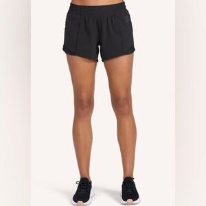 Black Lululemon hottie hot shorts size 6